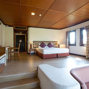 Executive Room Panoramic View